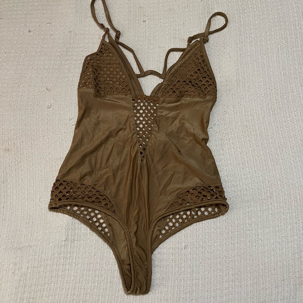 Fashion nova backless bodysuit gold mesh